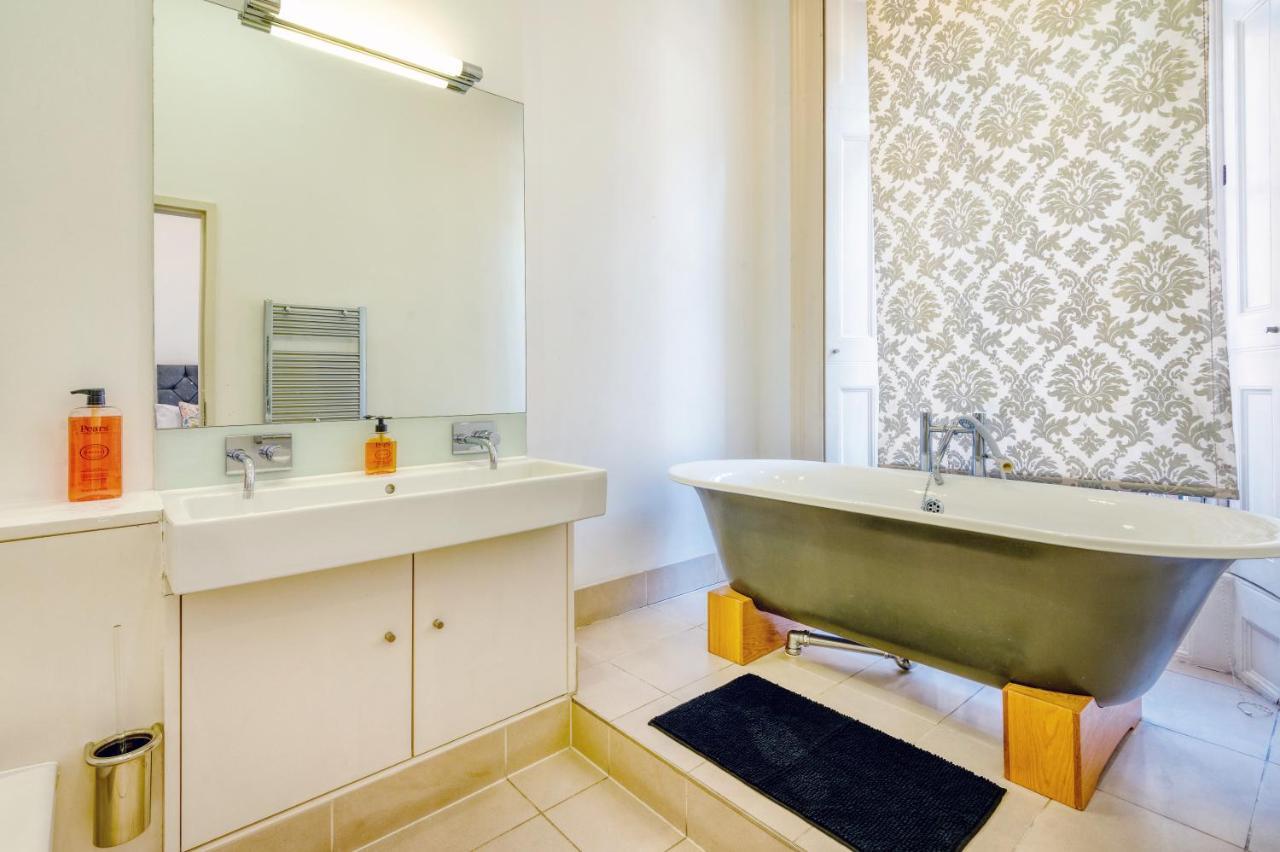 Modern Mayfair Apartments ลอนดอน ภายนอก รูปภาพ